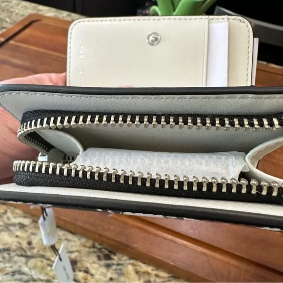 Limited Edition Betty Boop x Marc Jacobs Wallet NWT - Picture 6 of 7